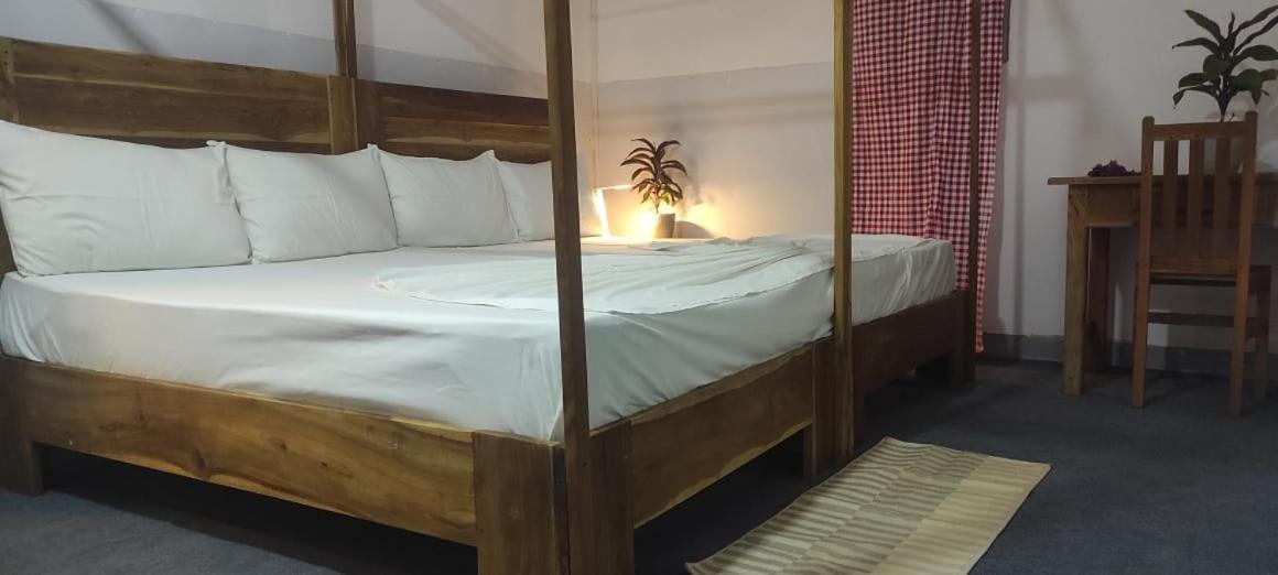 Swiss Kiss Beach Resort Uppuveli Habitación foto