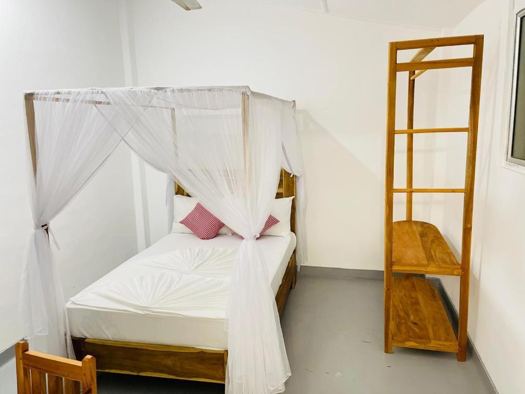 Swiss Kiss Beach Resort Uppuveli Exterior foto