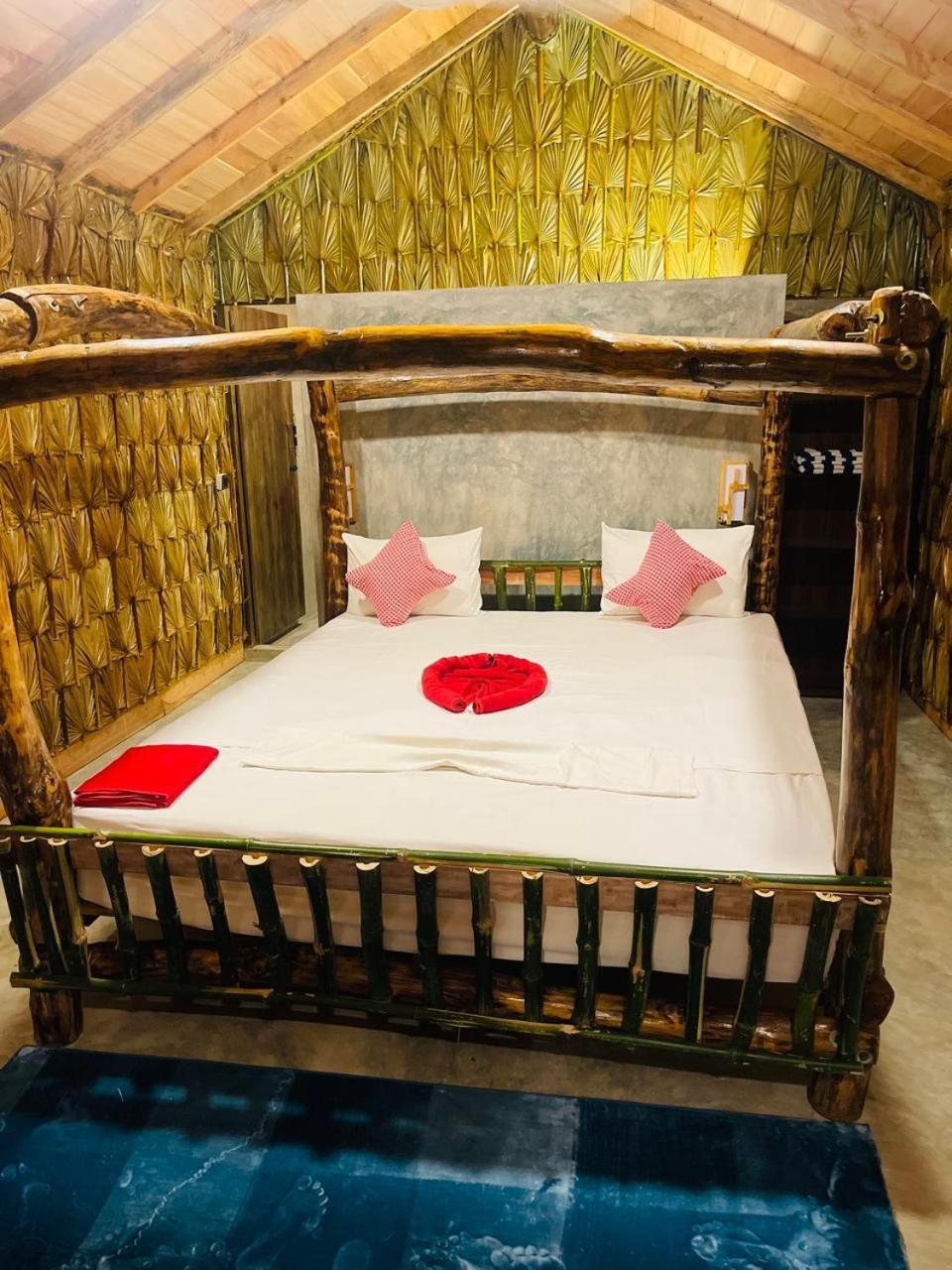 Swiss Kiss Beach Resort Uppuveli Exterior foto